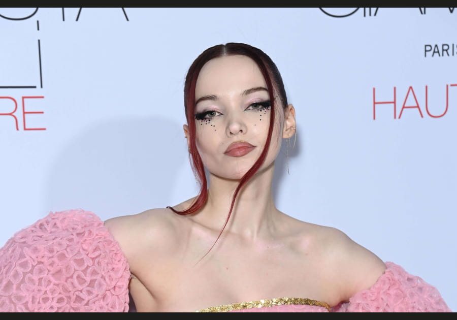 La pluie de paillettes de Dove Cameron