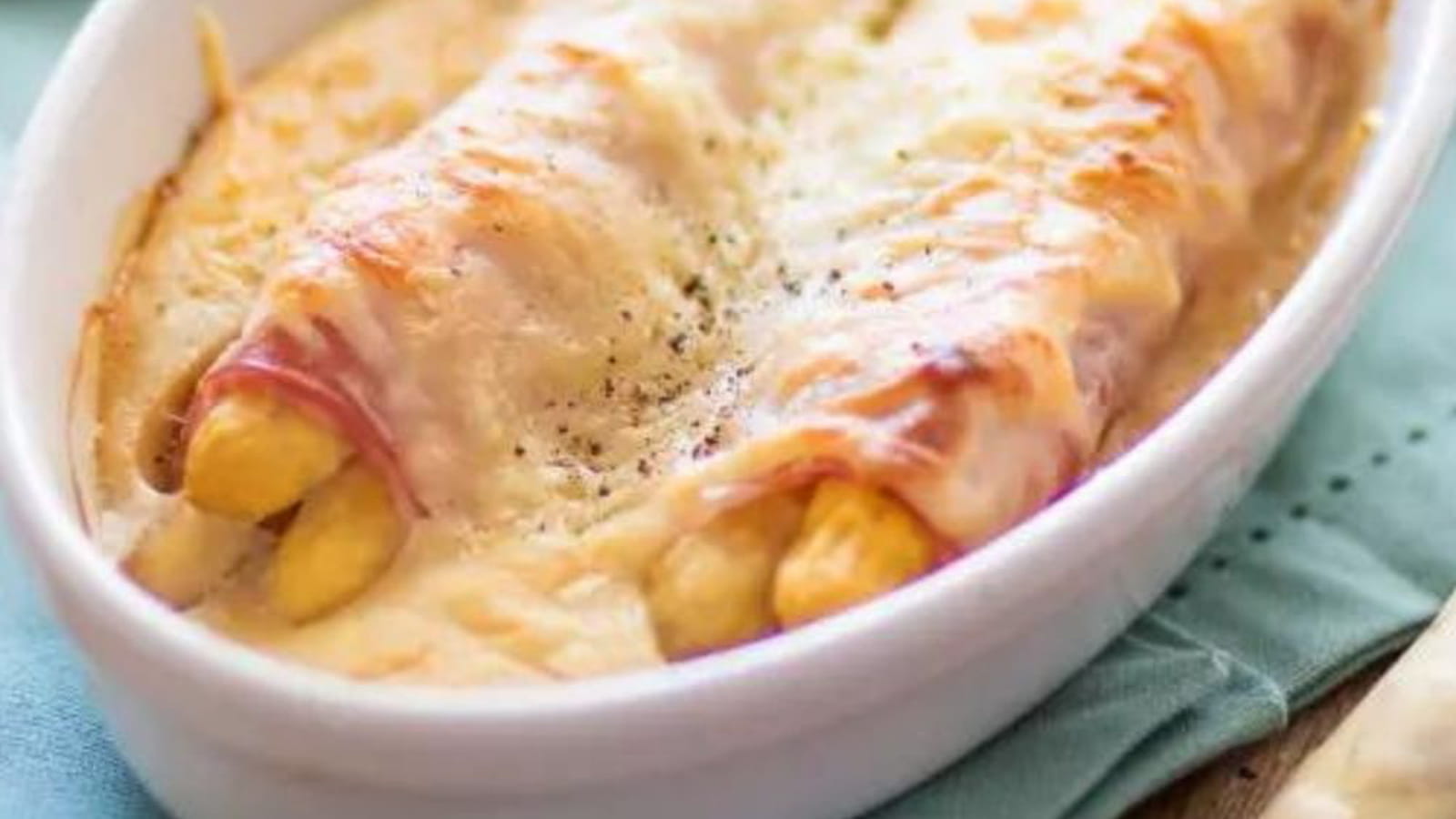 Asperges des Sables des Landes roulées au jambon