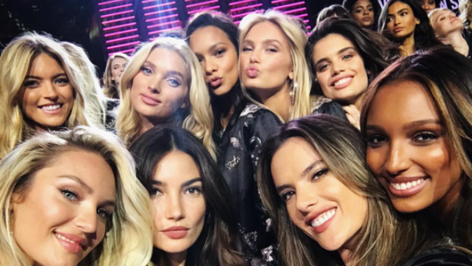 Candice Swanepoel, Martha Hunt, Elsa Hosk, Lilly Alridge, Lais Ribero, Romee Strijd, Sara Sampaio, Alessandra Ambrósio et Jasmine Tookes
