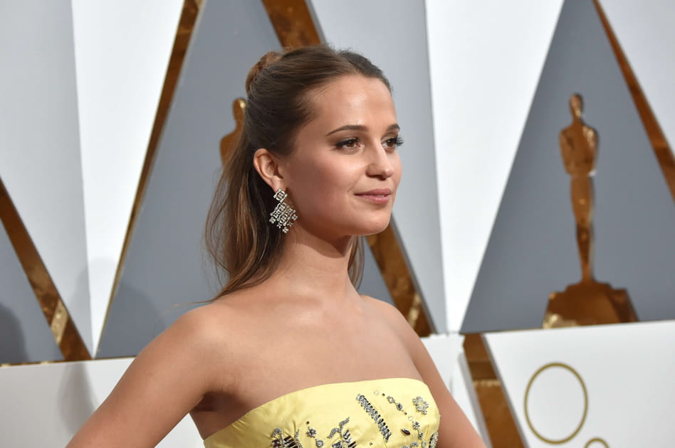 Le demi-chignon d'Alicia Vikander