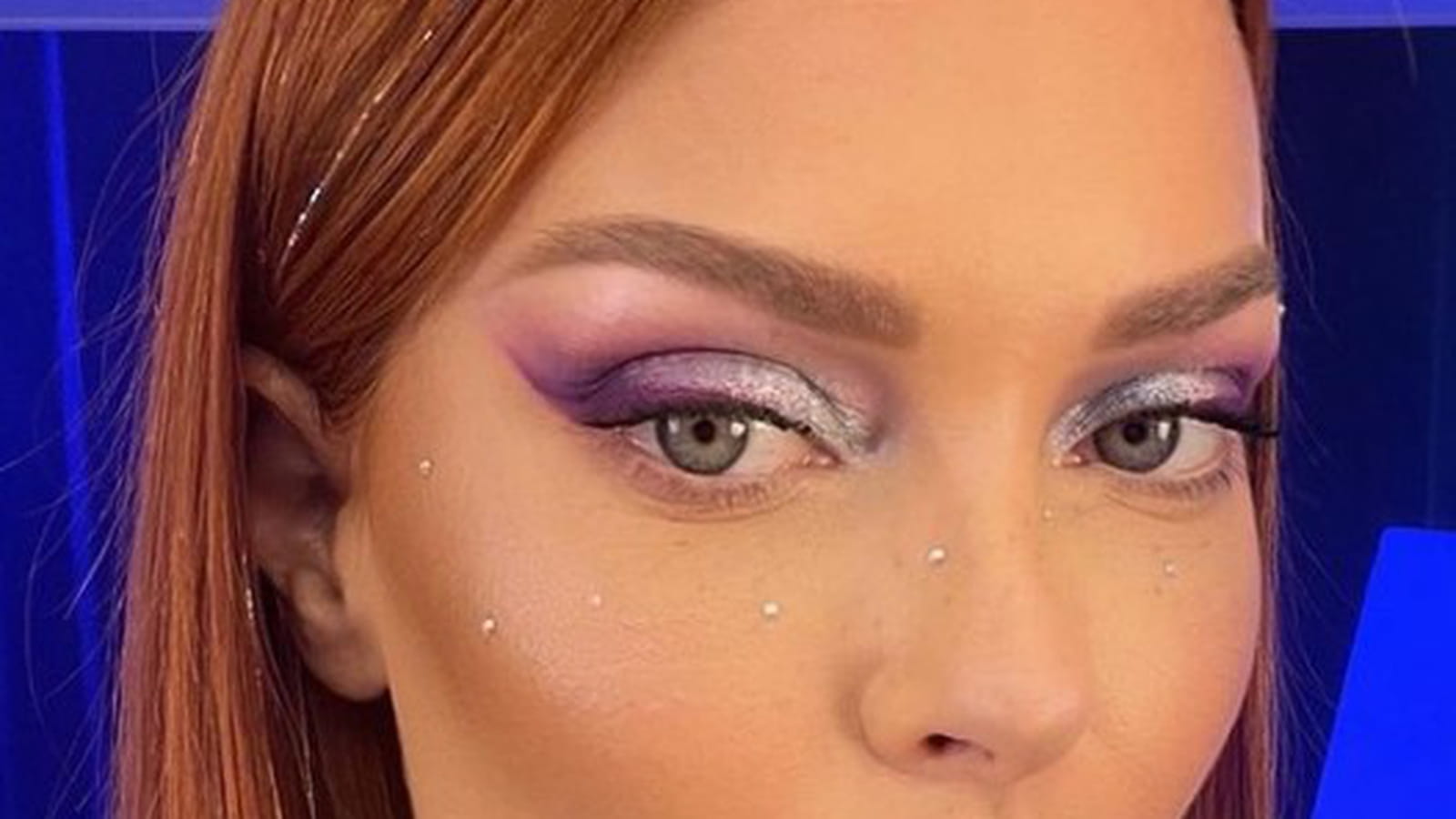 Caroline Receveur et son maquillage galactique