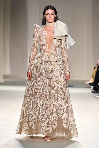 Look 38&nbsp;du d&eacute;fil&eacute; Elie Saab