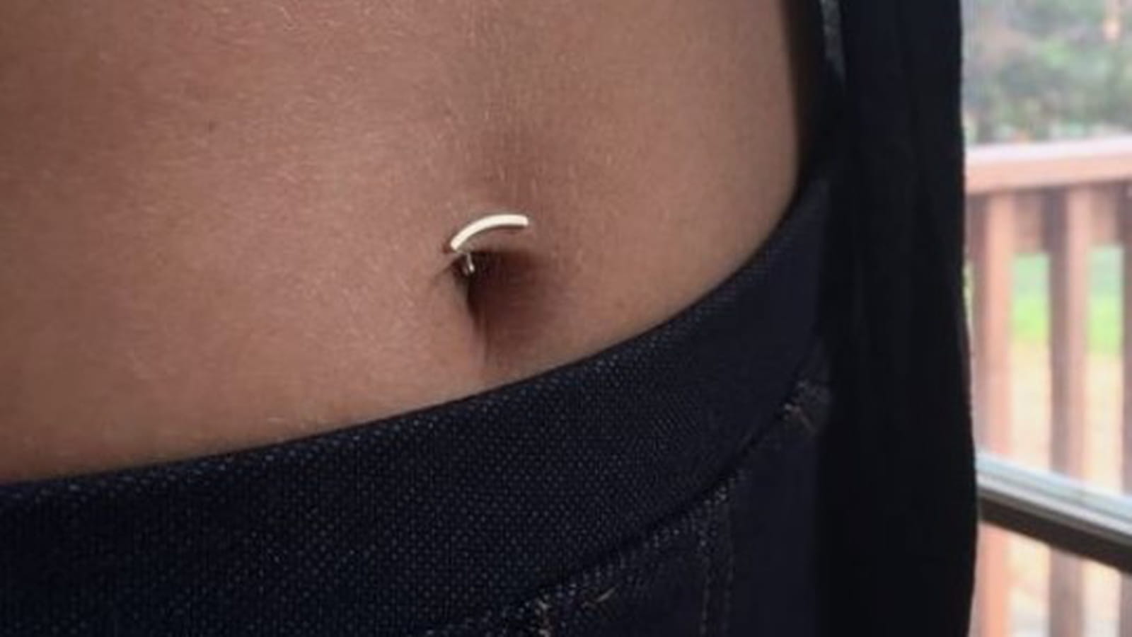 Piercing barre discrète