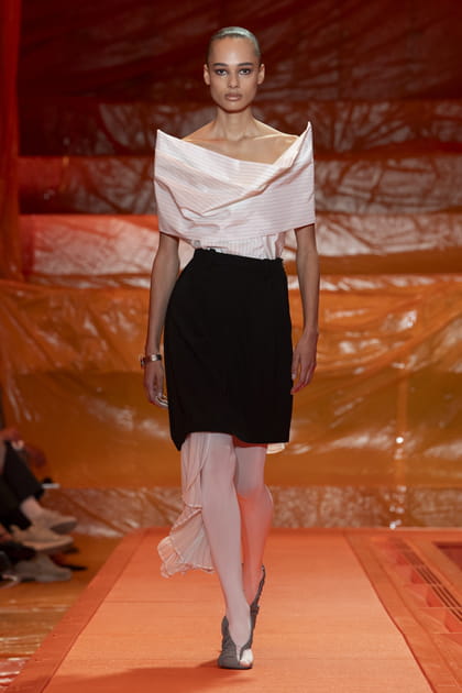 Look 27 du défilé Louis Vuitton printemps-été 2024