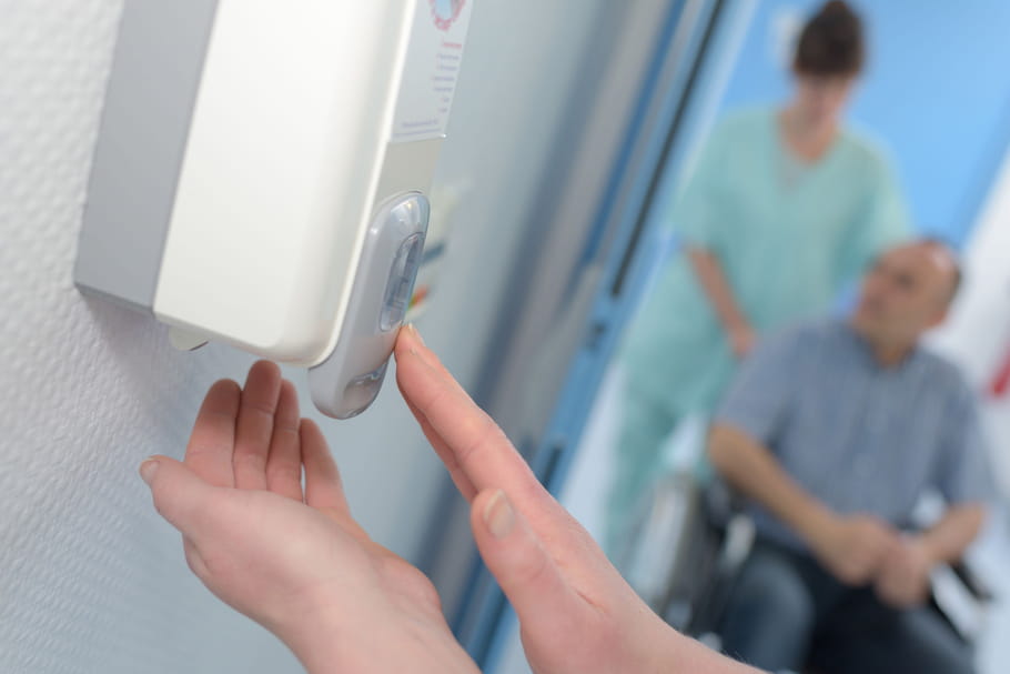 Infection nosocomiale : cause, mode de transmission, symptômes