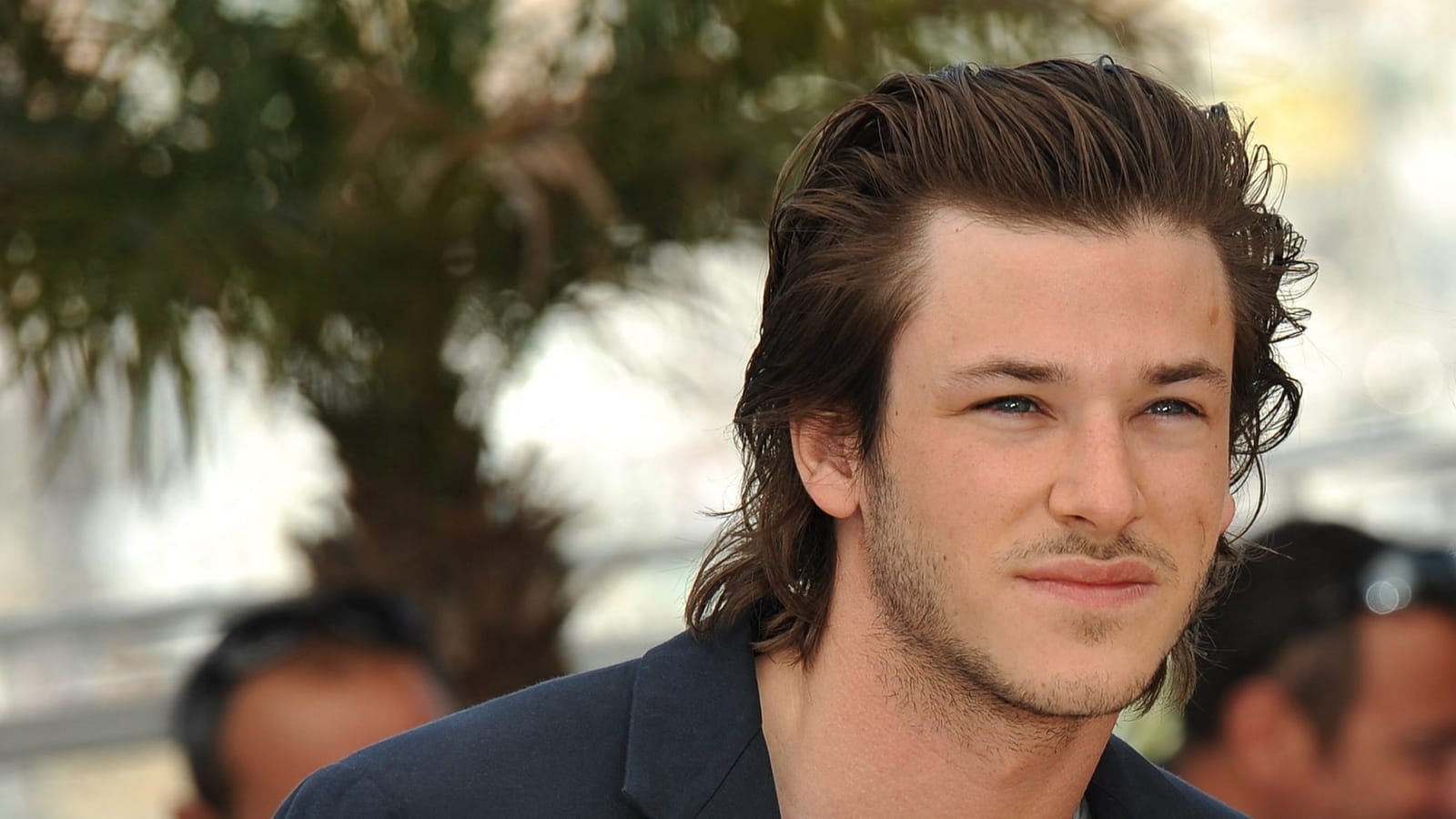 Garpard Ulliel, cheveux longs