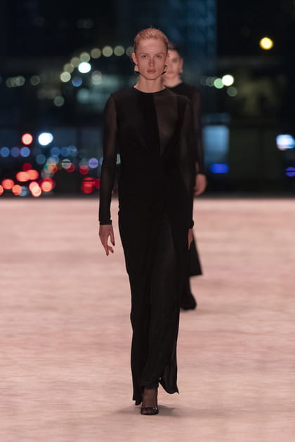 Look 50&nbsp;du d&eacute;fil&eacute; Saint Laurent