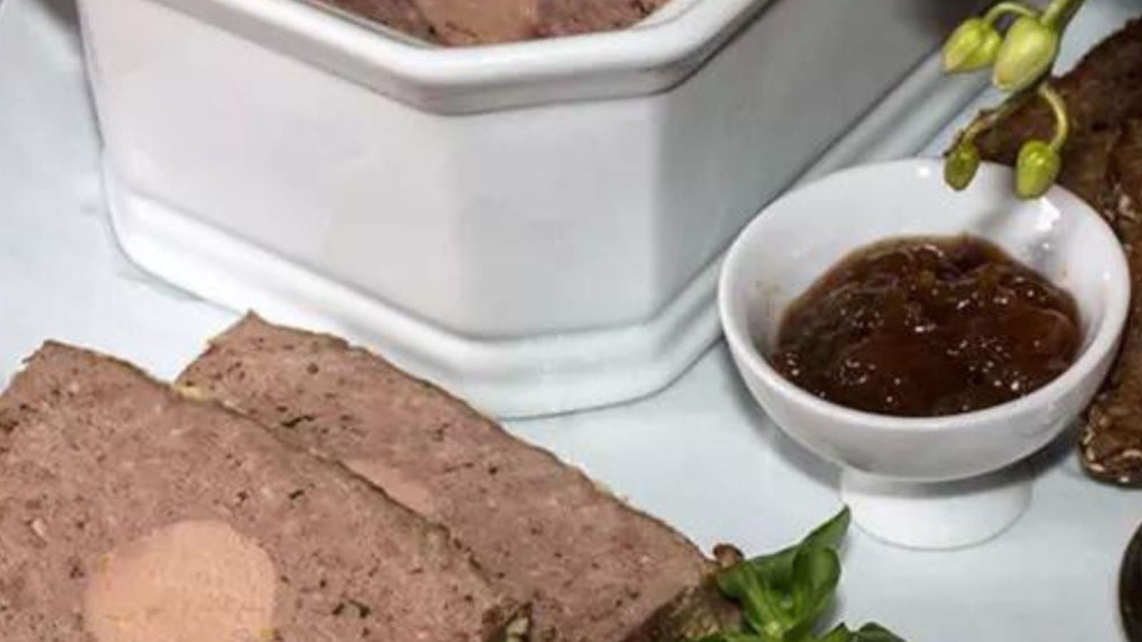 Terrine de canard au foie gras