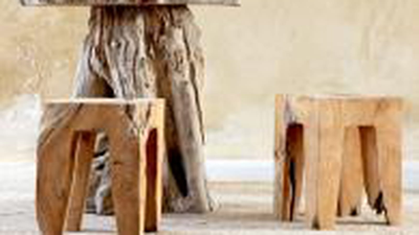 Table et tabourets
