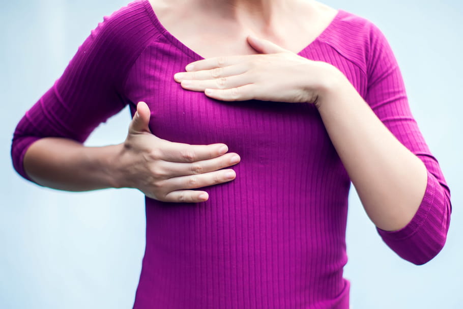 Auto-examen des seins : comment bien se palper ?