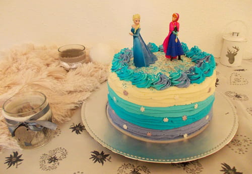 Ruffle layer cake Reine des Neiges au Kinder