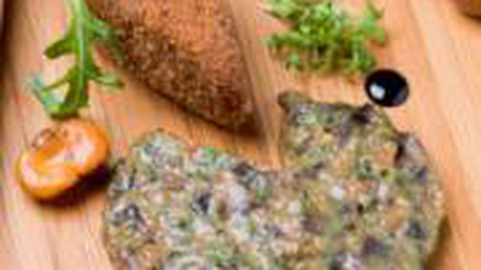 Cœur de Lion pané aux noisettes, condiment moutarde et girolles de Yoni Saada
