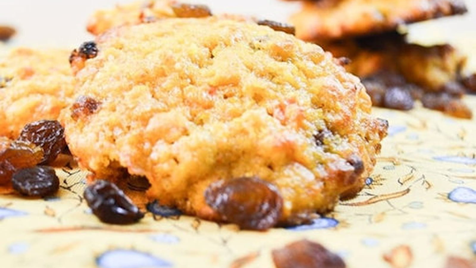 Cookies carottes, flocons d'avoine et raisins secs