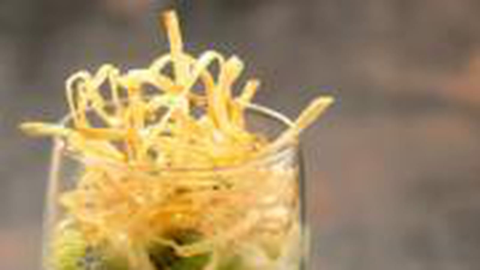 Tartare de crabe au céleri frit et kiwi