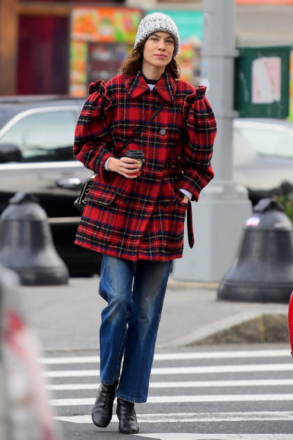 Alexa Chung en manteau XXL