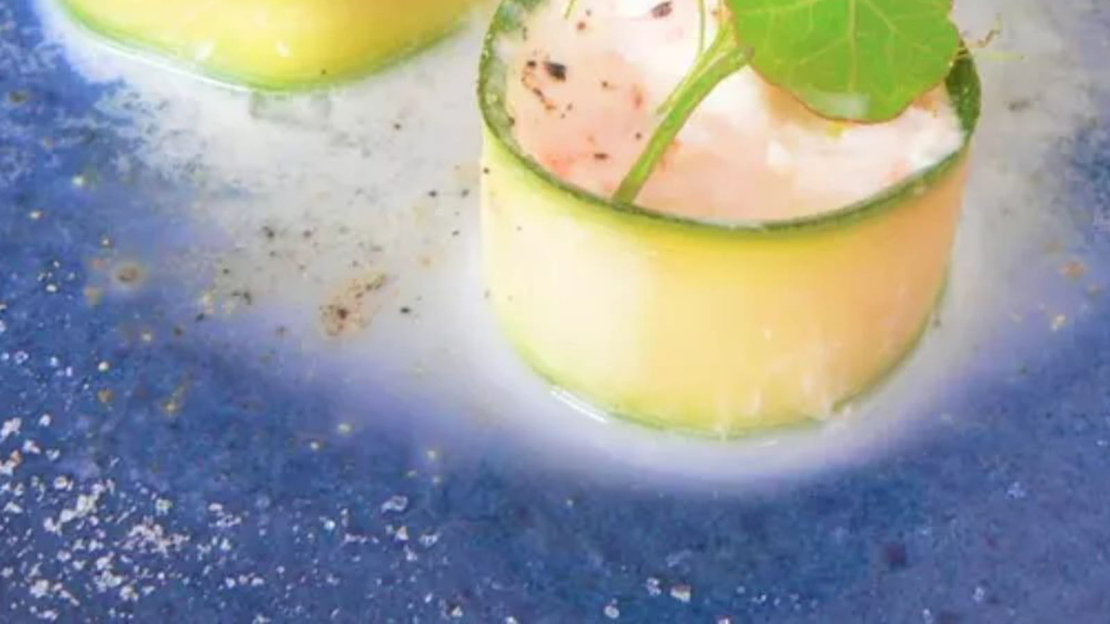 Makis aux crevettes bouquet, vinaigrette au lait d'amandes