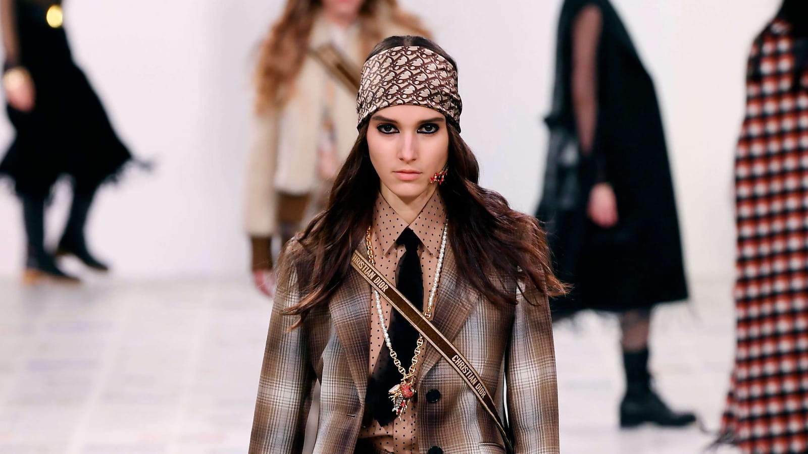 Look 19