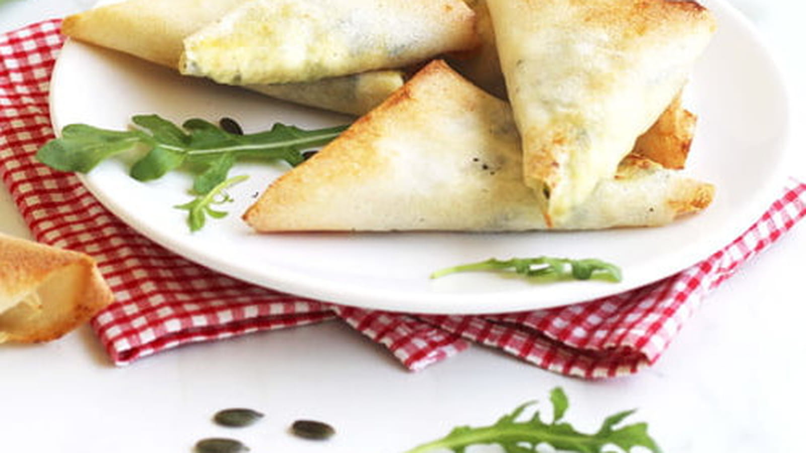 Samoussas de courgettes à l'estragon et à la feta