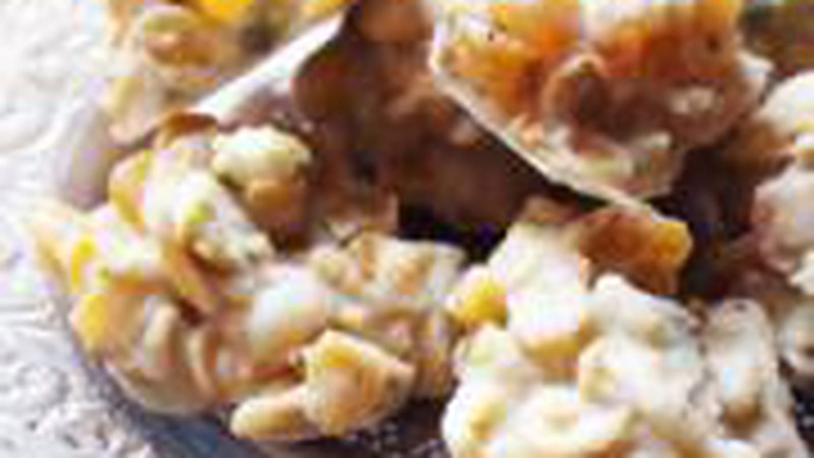 Rose des sables au chocolat blanc, abricots sec et pistaches