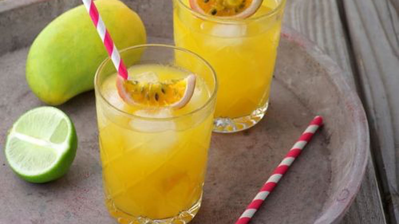 Cocktail passion, mangue, citron vert et thé