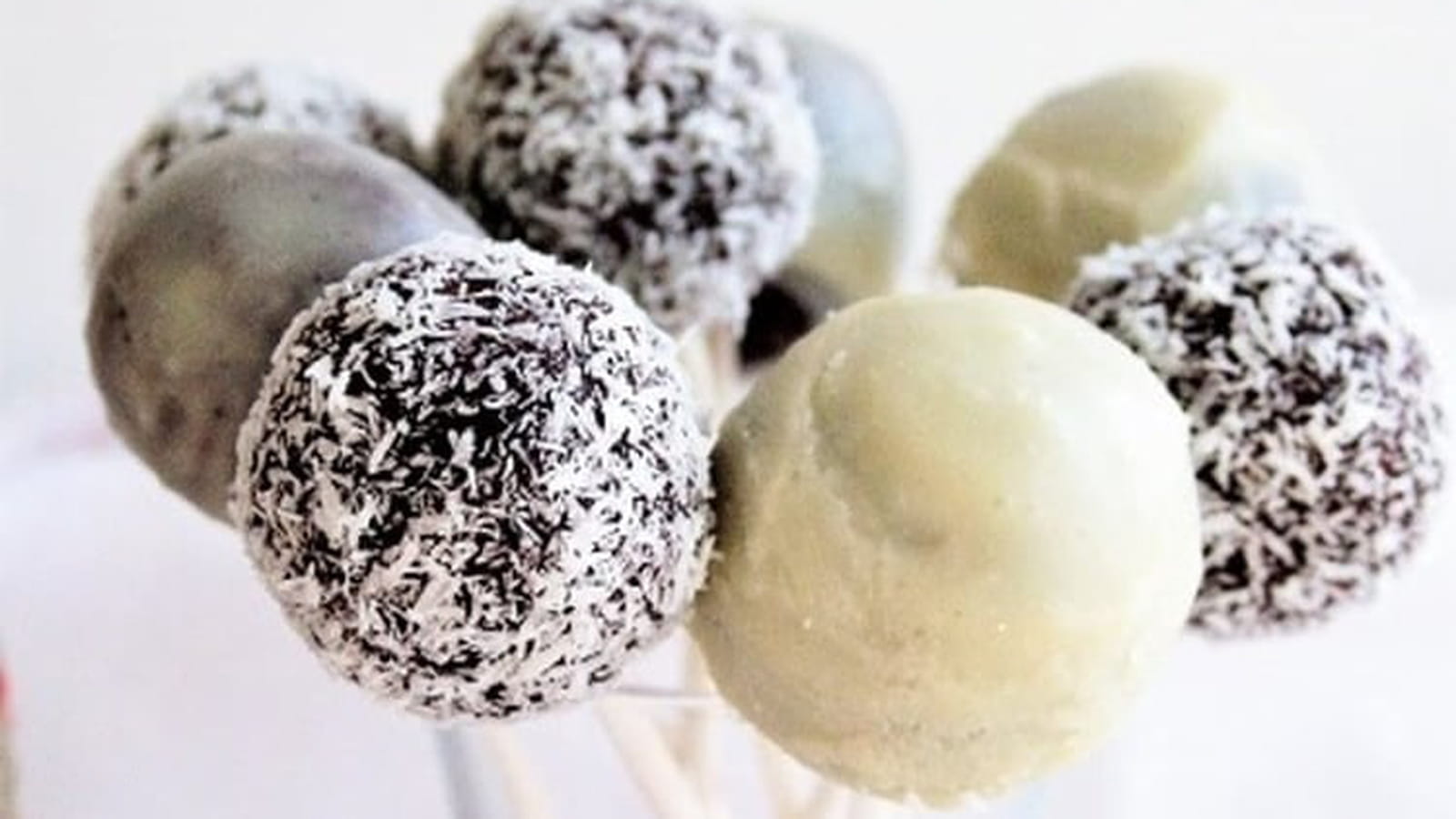 Sucettes coco, cranberrys et chocolat