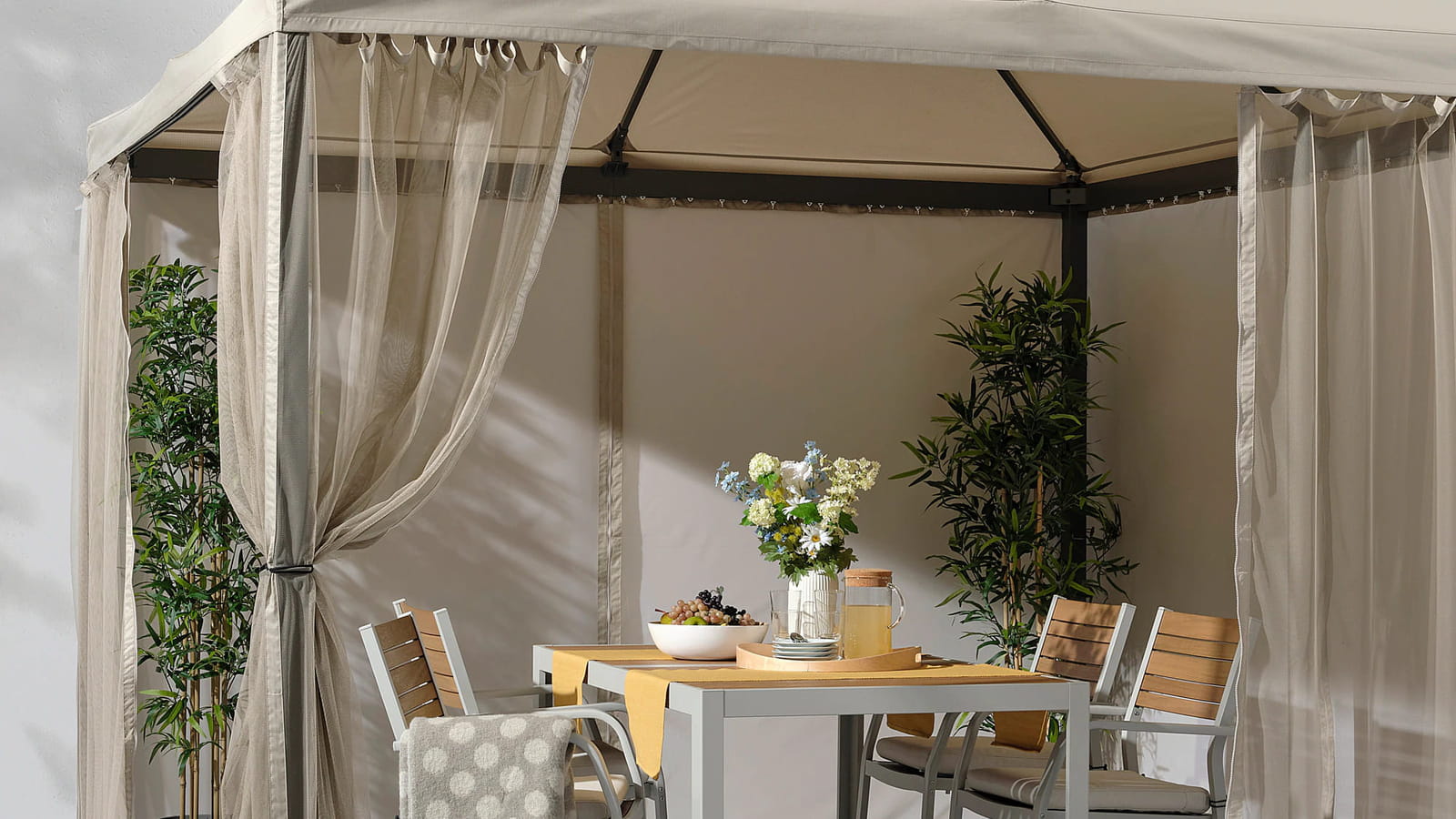 Tonnelle de jardin chapiteau 