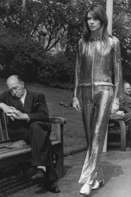 Françoise Hardy en combinaison métallisée Paco Rabanne