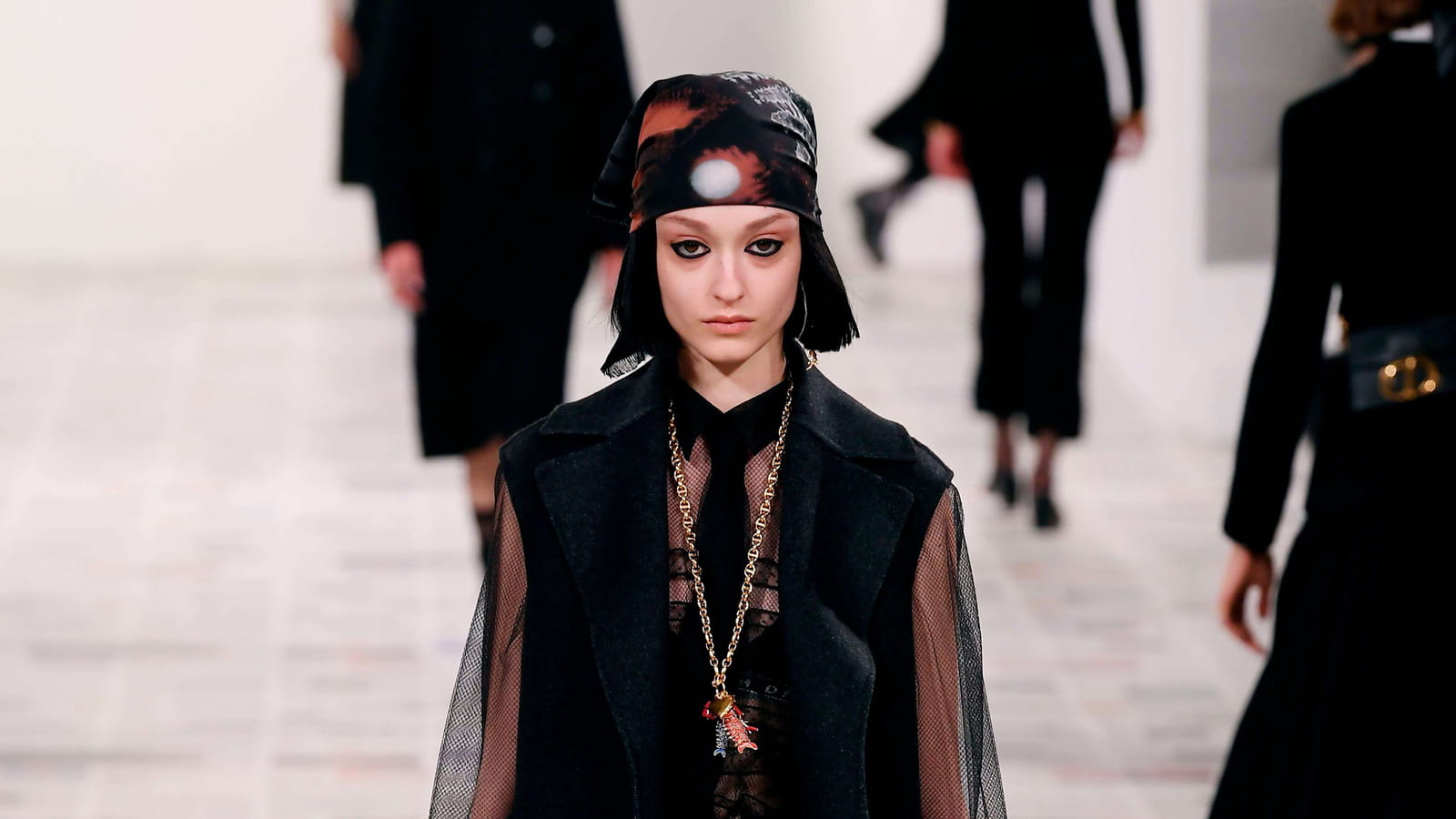 Look 14