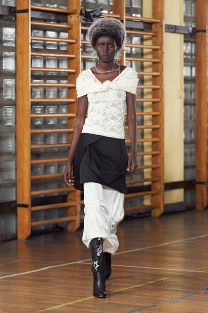 D&eacute;fil&eacute; Kiko Kostadinov printemps-&eacute;t&eacute; 2023