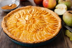 "Croustillante et caramélisée" : la tarte aux pommes est bien meilleure quand on fait ça avant la cuisson