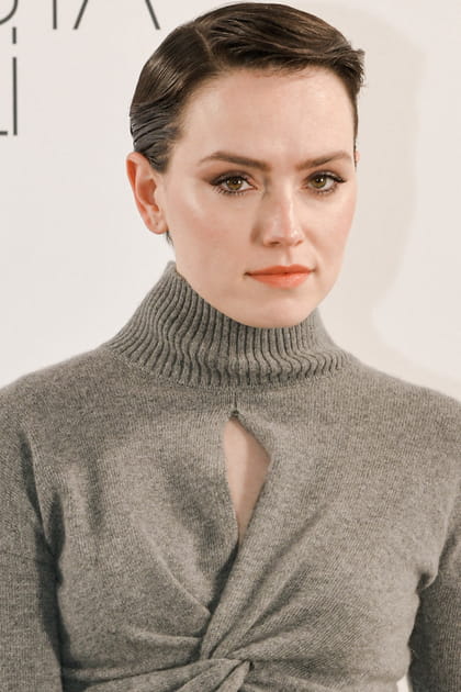 Stars et coloration&nbsp;: Daisy Ridley en brune