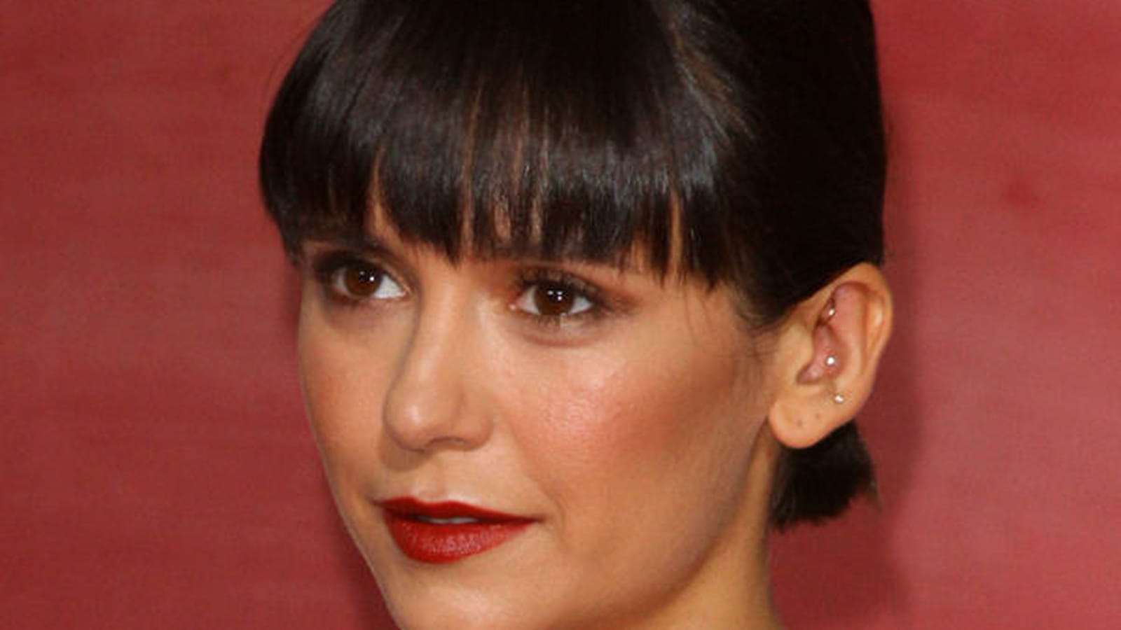 Le make-up chic de Nina Dobrev