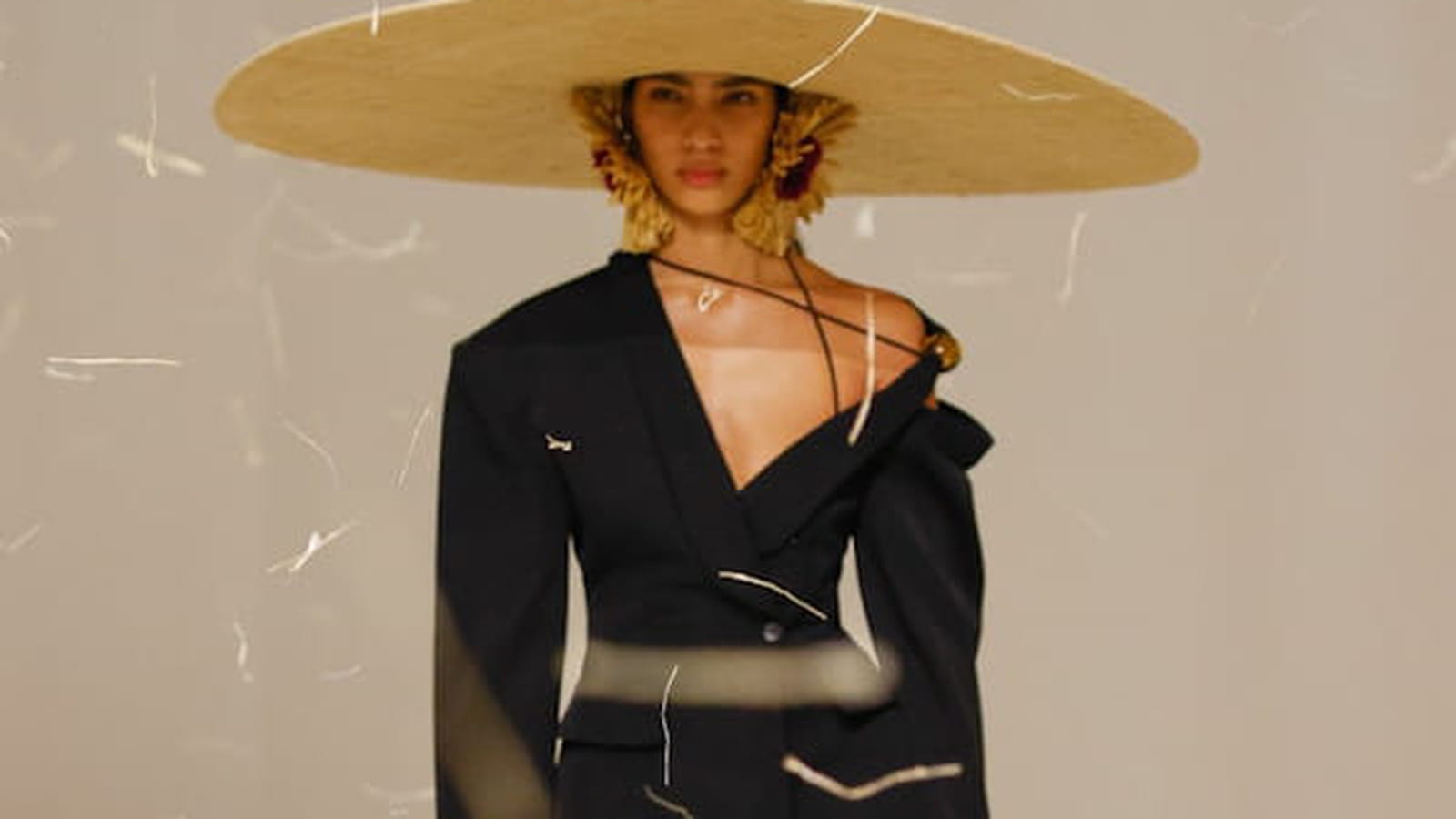 Look 1 