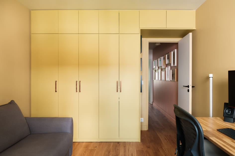 Apr&egrave;s&nbsp;: une chambre bureau avec grand dressing