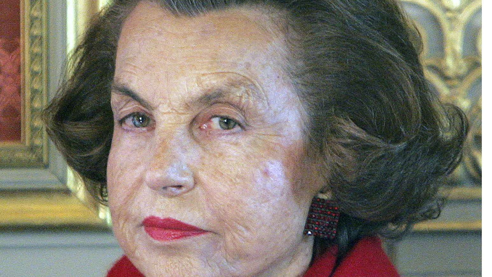 Affinités politiques controversées