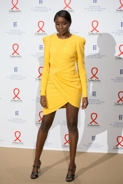 Karidja Tour&eacute; en robe jaune