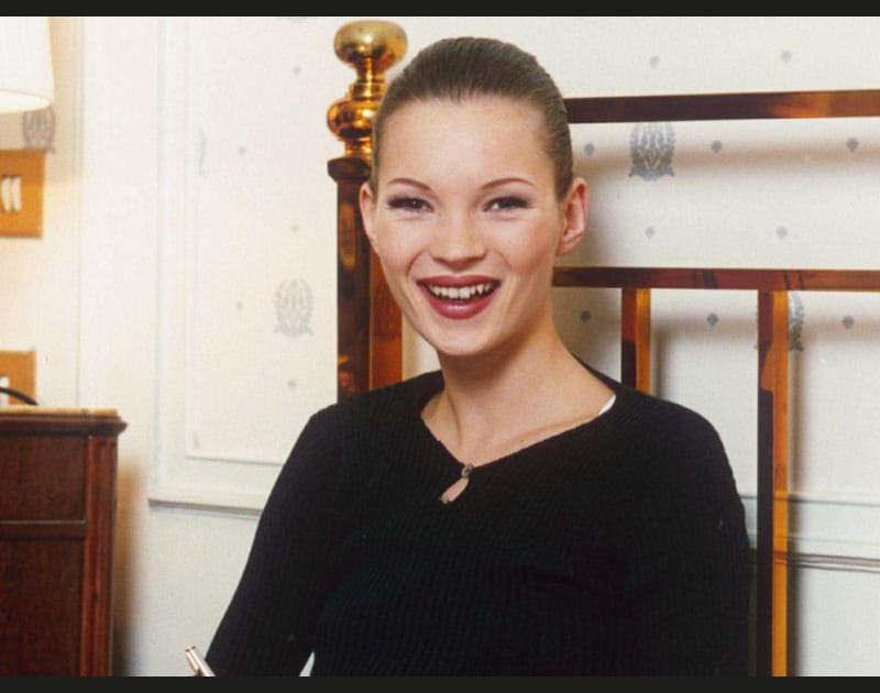 Kate Moss avec un chignon de danseuse