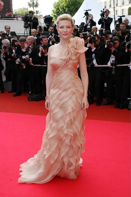 Cate Blanchett en robe nude Giorgio Armani