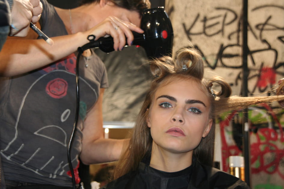 Backstage coiffure d&eacute;fil&eacute; Anthony Vaccarello&nbsp;: longueurs aquatiques