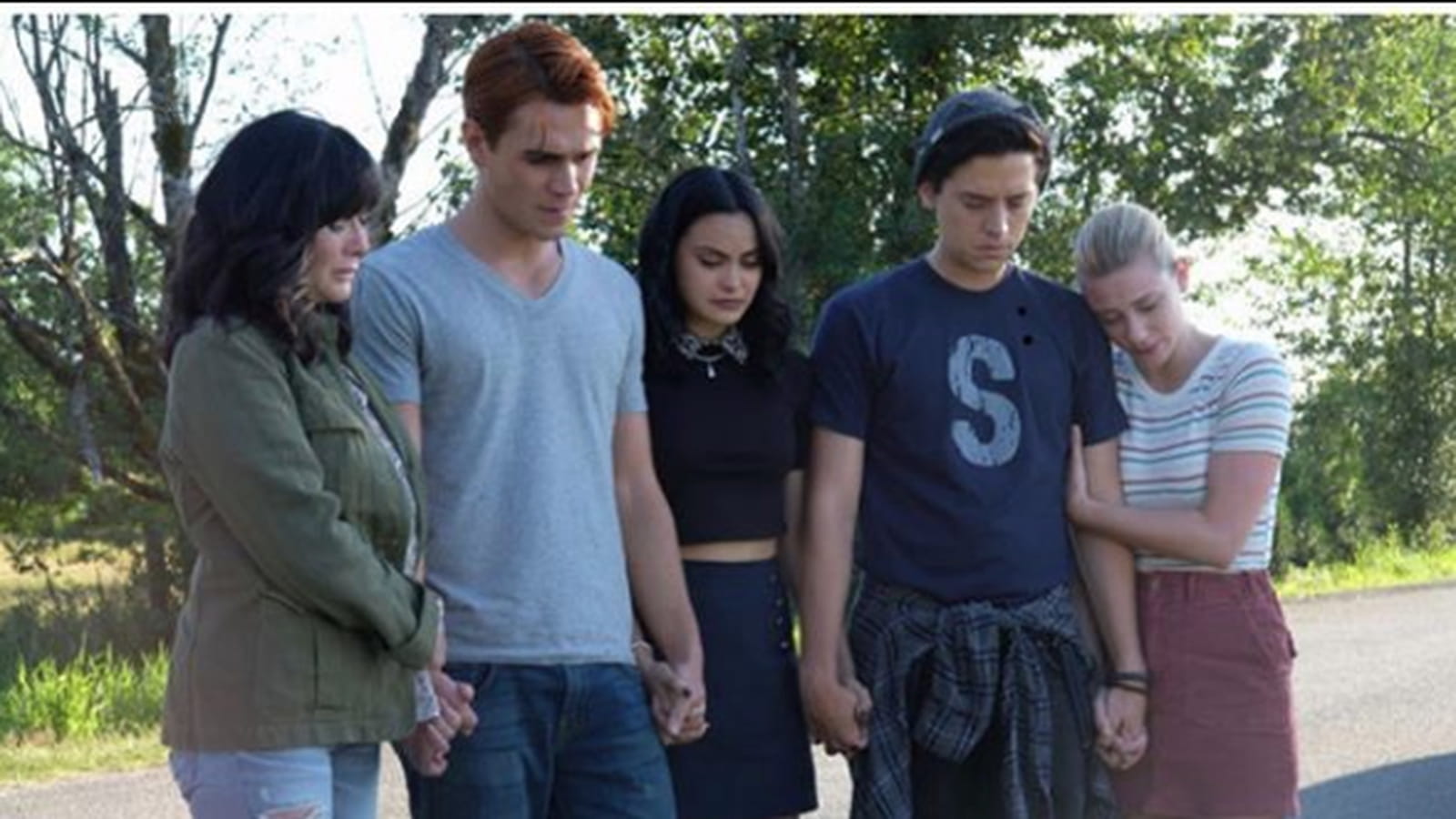 Shannen Doherty, KJ Apa, Camila Mendes, Cole Sprouse, Lili Reinhart