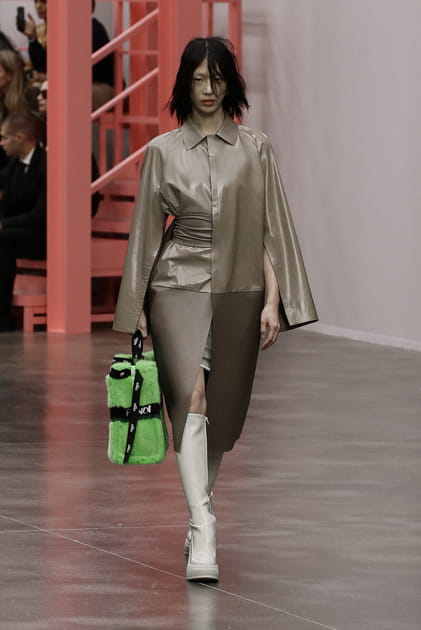 Look&nbsp;32&nbsp;du d&eacute;fil&eacute; Fendi