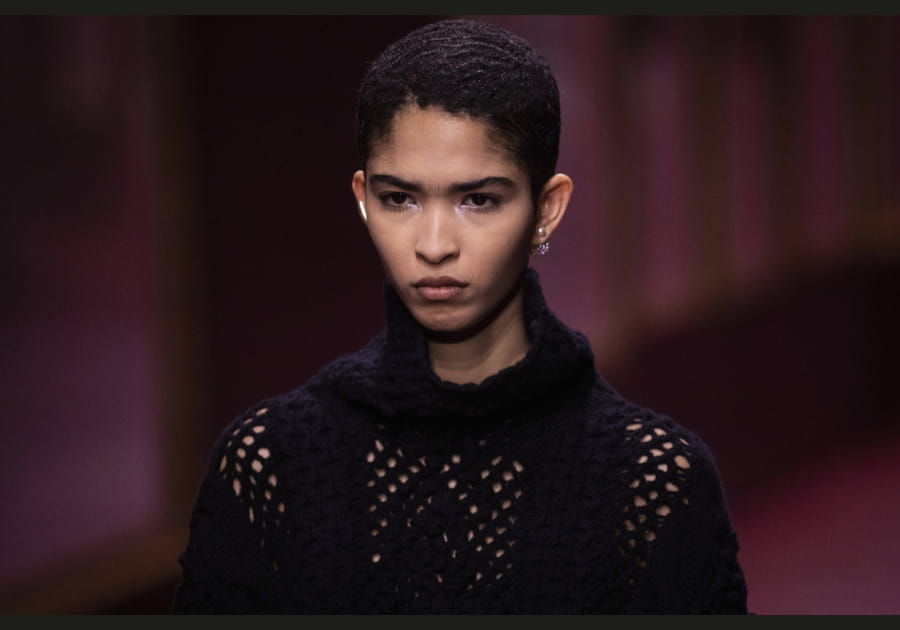 Le regard argent&eacute; de Dior