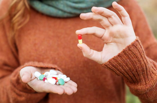 89&nbsp;m&eacute;dicaments &agrave; &eacute;viter en France&nbsp;: la nouvelle liste 2026