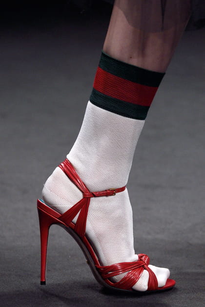 Les sandales &agrave; talons avec soquettes du d&eacute;fil&eacute; Gucci