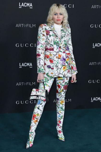 Miley Cyrus en ensemble Gucci x Balenciaga