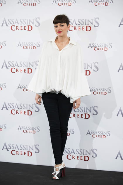 Un chemisier ample pour Marion Cotillard