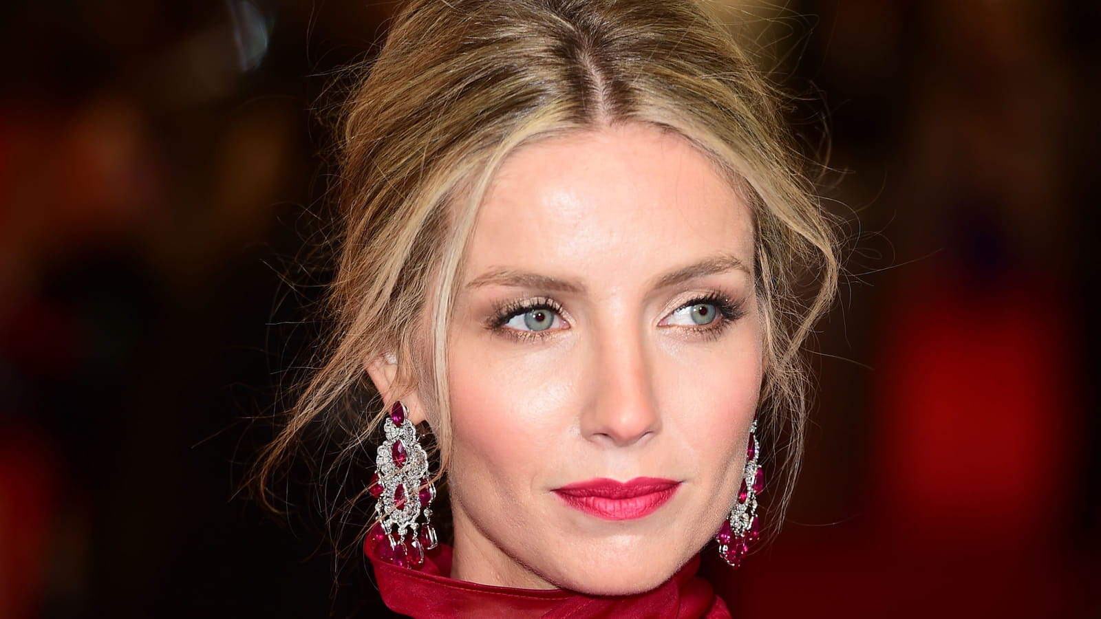 Annabelle Wallis
