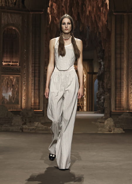 Look 56&nbsp;du d&eacute;fil&eacute; Dior