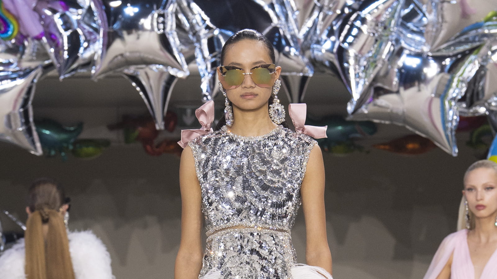 Look 18