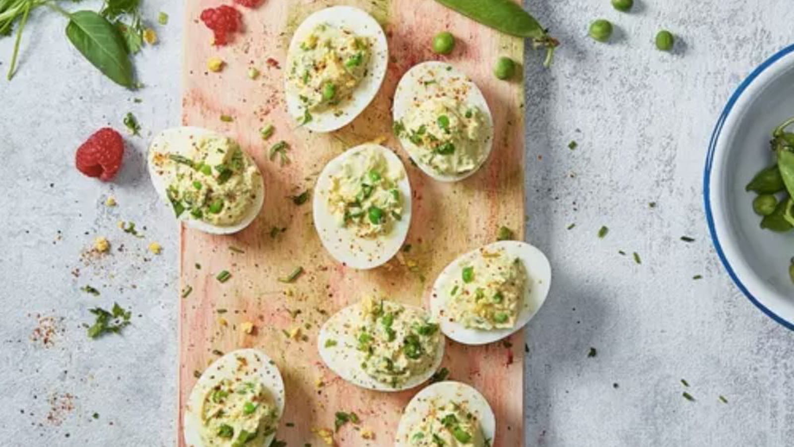 Œufs mimosa au St Môret® Léger et petits pois